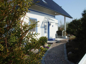Komfortable Ferienwohnung mit sonniger Terrasse und Blick auf den Leuchtturm, Dranske
